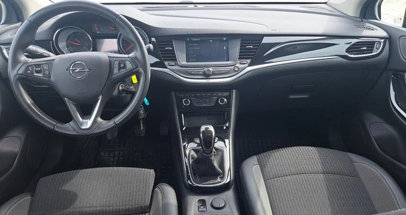 Opel Astra cena 44000 przebieg: 155951, rok produkcji 2021 z Głubczyce małe 92